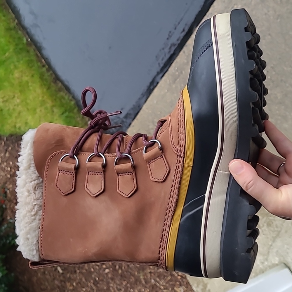 NEW Sorel Size 9.5 Caribou waterproof Winter Snow boots